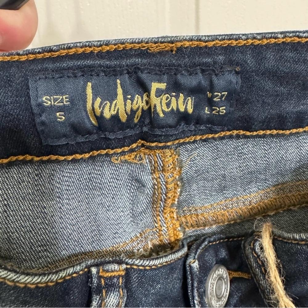 Indigo Rein Blue Ankle Cropped Jeans with Vintage Fade - Picture 4 of 7